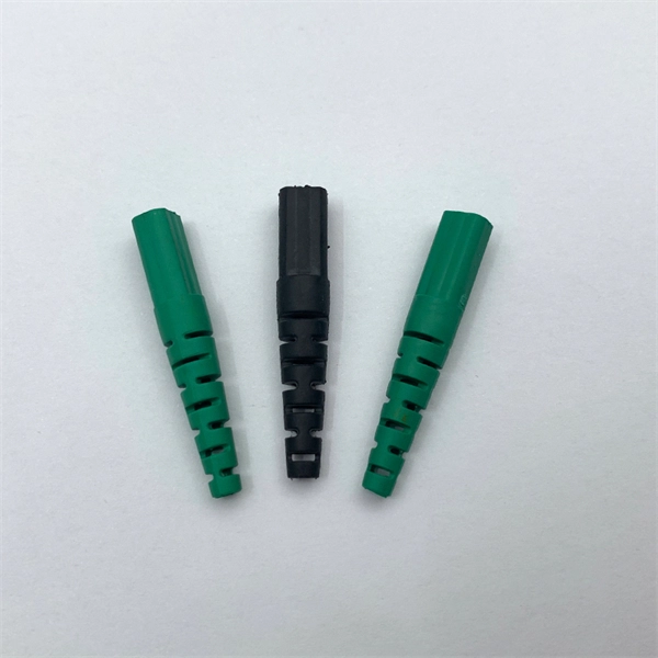 Is the pigtail cable wound in a figure-eight shape or a round shape
