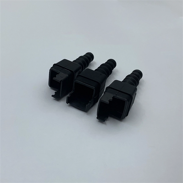 Electrical distribution box metal plate