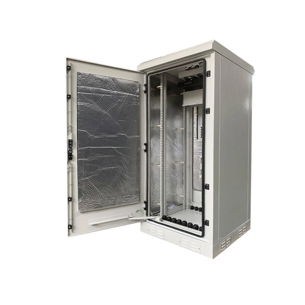 Welding connector for distribution box